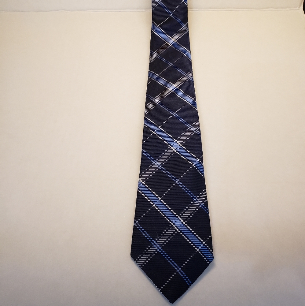 Brooks Brothers silk  boys necktie / dress tie